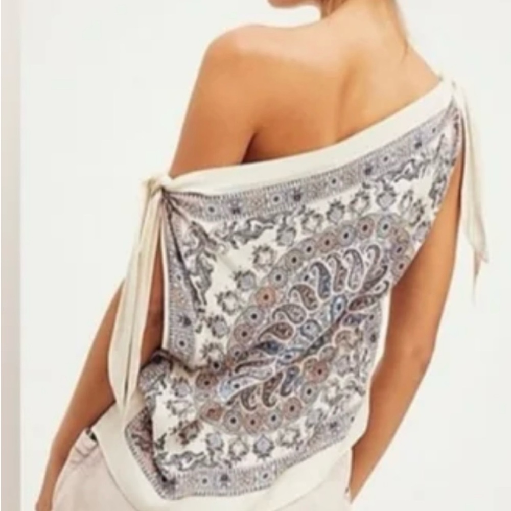 Free People Bohemian Print Sleeveless Top. Like New- never worn